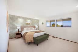 Bellevue Somerset 2BR w, Sunroom & Sweeping Views