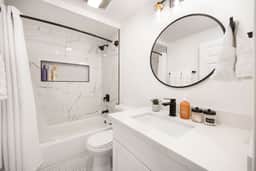 Brand New 1BR Designer's Oasis 1min to I-5, Costo