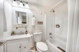 Green Lake 3BR Retreat, Rare Large Garage