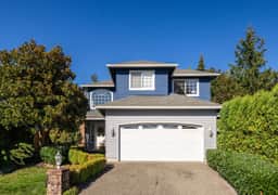 Kirkland Elegant 4B 2,5B Family Retreat with Designer Decor