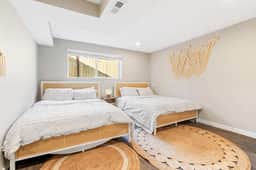 Lynnwood Modern Basement, Hot Tub, Private Entry