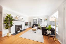 Modern 2BR Retreat w, Maple Leaf, UW&Park