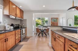Modern 2BR in DT Renton, 3 AC, WS 95, Shop&Parks