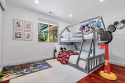 Modern Mountain View Getaway w, Huge Outdoor Space
