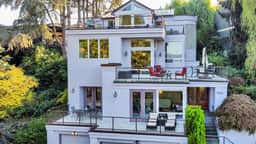 Purple House w, Water View, 3 Decks, Gym, UW