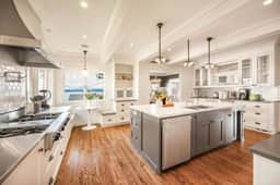 Seattle Craftsman Mansion w, Lk&Mt Rainier view