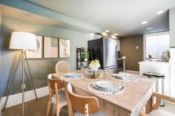 Seattle Luxury 3B2B Daylight Basement 13 min to DT