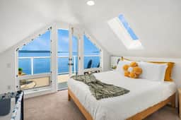 Water View Retreat w, Near Beach Park & City