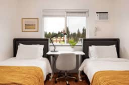 2BR Seattle Cozy Stay, AC, Near UW & Transit