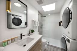 Brand New 2BR Condo in Queen Anne, Walk to Space Needle - Image 4