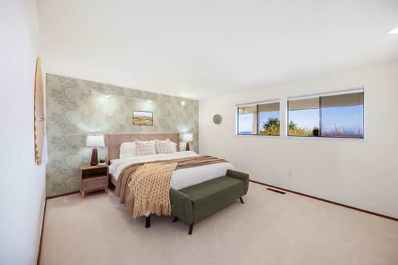 Bellevue Somerset 2BR w, Sunroom & Sweeping Views