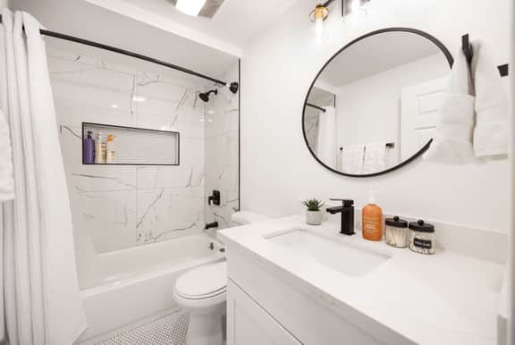 Brand New 1BR Designer's Oasis 1min to I-5, Costo