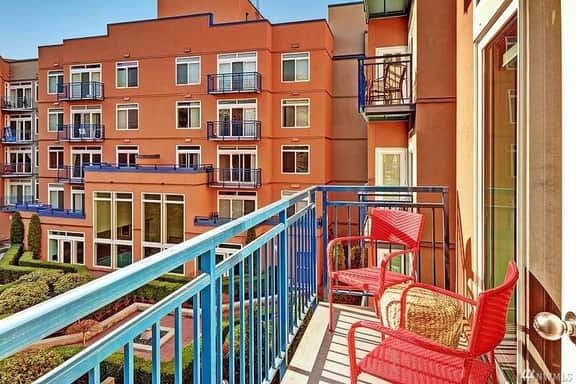 DT Designer's 2BR Condo Parking, Tub, Pool - 99 walk score