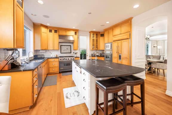 Grand Bellevue DT Villa 5,010 sqft, near BV Square
