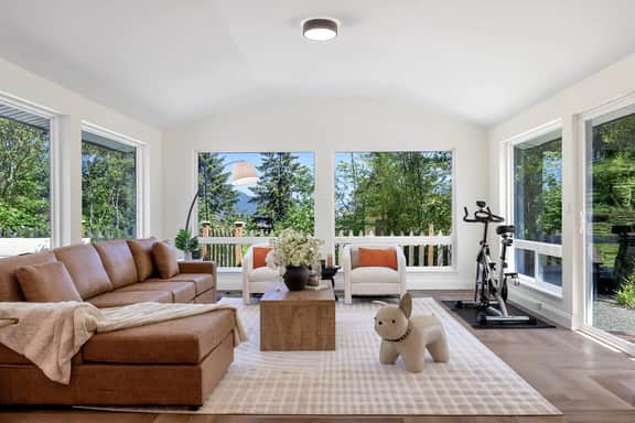 Modern Mountain View Getaway w, Huge Outdoor Space