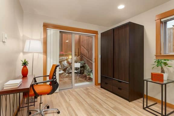 Modern Townhouse near DT Seattle & Stadium, Parking
