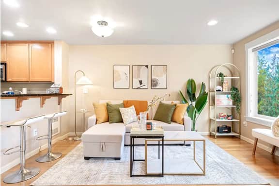 Prime Northgate Retreat near mall, I-5, Light Rail!
