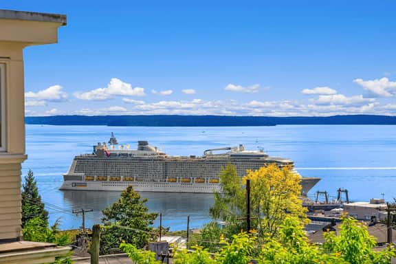 Queen Anne Retreat with Bay Views, Dining & Shop