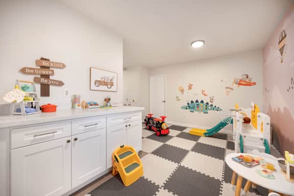  Family-friendly Home w, Kids' Play Castle