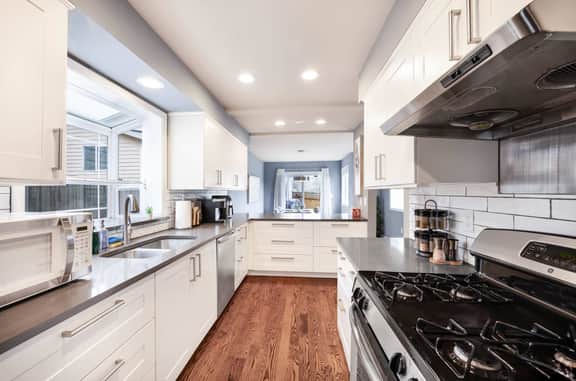 Stylish 3BR Home, EV Outlet, Near Light Rail