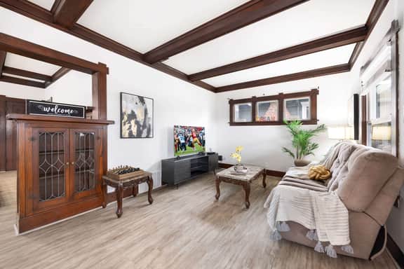 Sunny 3BR Home Near UW & Children Hospital, Gym