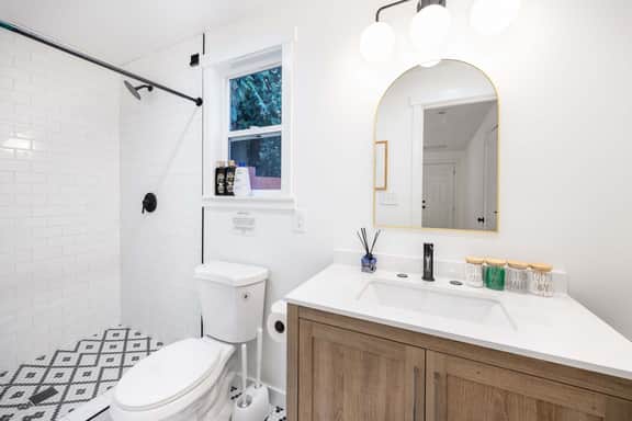 Newly Modern 4BR2BA Rambler by Super Market