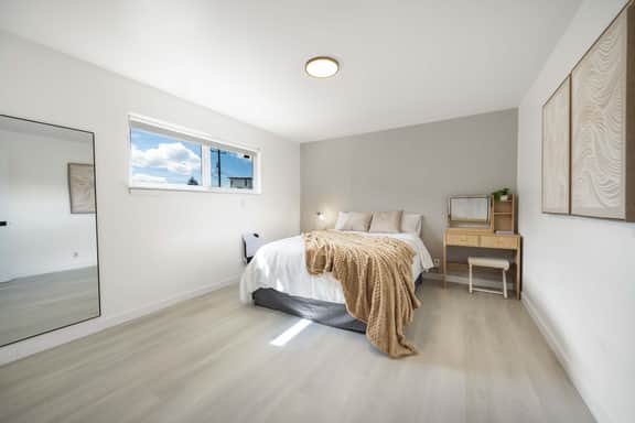 Modern 2BR • Private Deck • Near DT & Transit