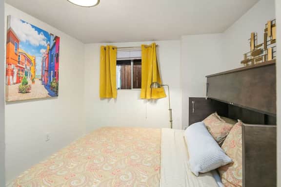 Cozy Getaway Yard Home with BBQ - UW - Children Hospital