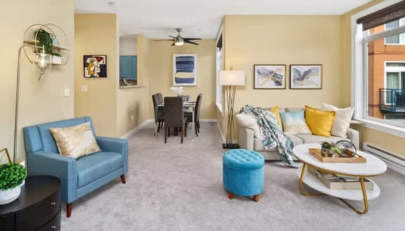 Amazing Courtyard View DT Parking tub pool 99 WS