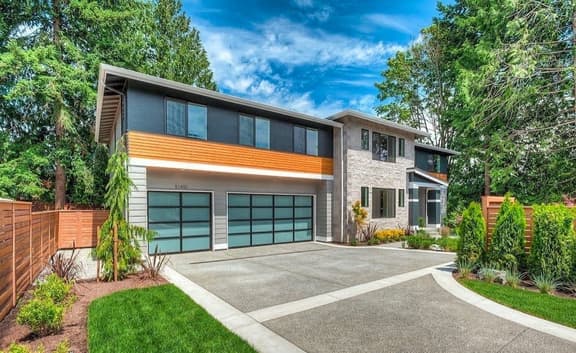 Bellevue DT Contemporary Fortress, Walk to QFC