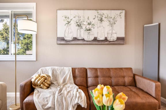 Modern 2BR2BA Kirkland Home, Walk to Beach Park