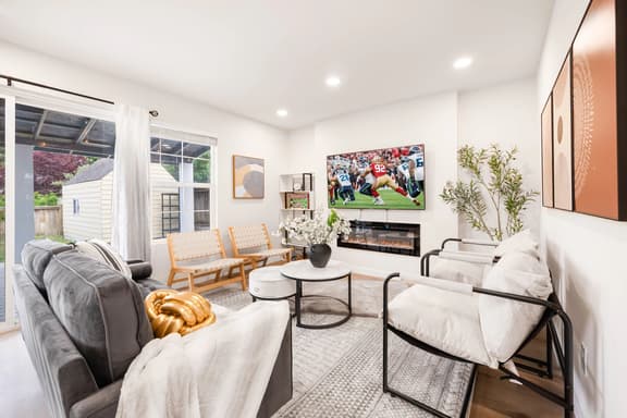 Newly Remodeled Hilltop 4B Retreat with Gym