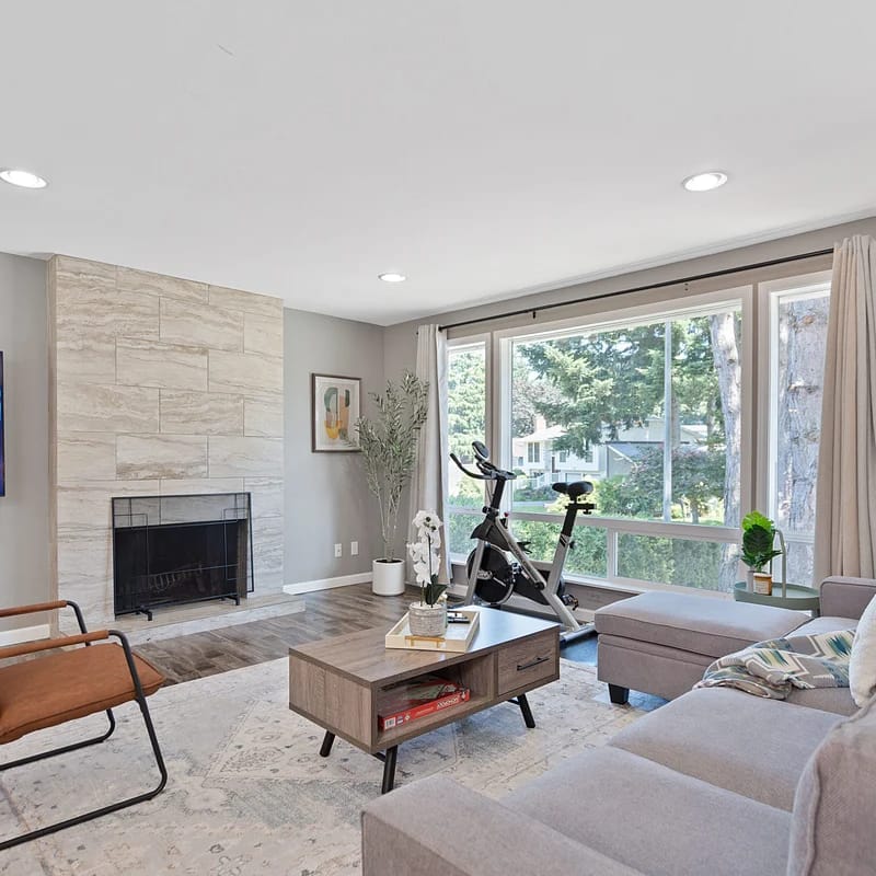 Chic Kirkland Home Overlooking Windsor Vista Park